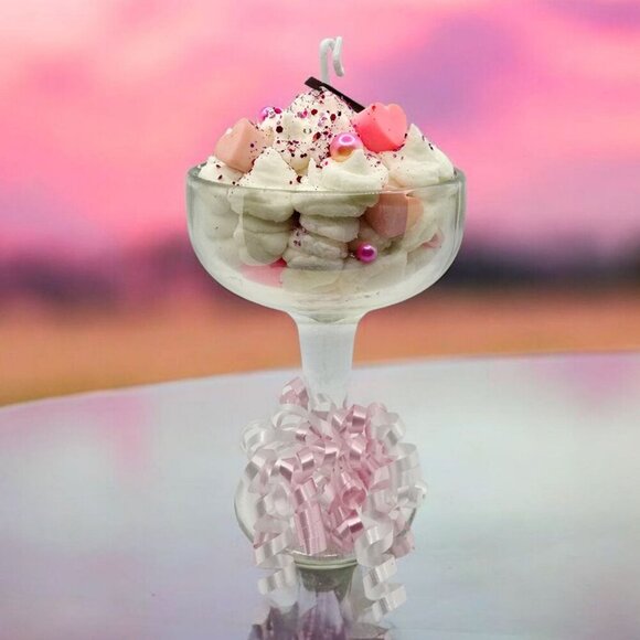 Valor Whip Candle ✦ Iridescent Coupe Glass ✦ Handmade Soy Wax Pink Accents NWT - Picture 10 of 16